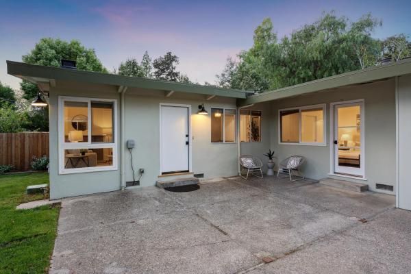 Building Photo - 14 Stadium Way