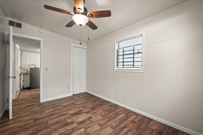 Building Photo - 1066 W 13th St