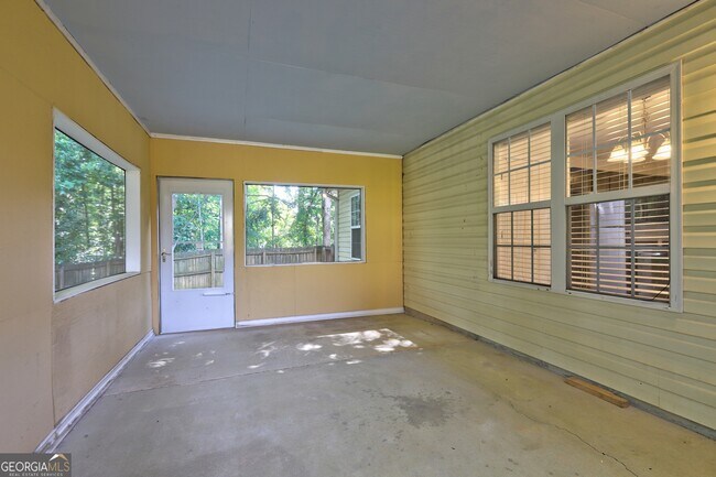 Building Photo - 1553 Ravens Run