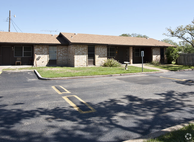 Primary Photo - Windwood Apartments