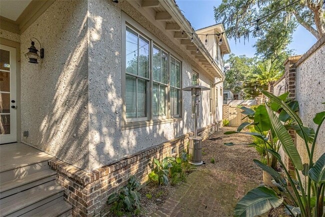 Building Photo - 1030 Village Oaks Ln