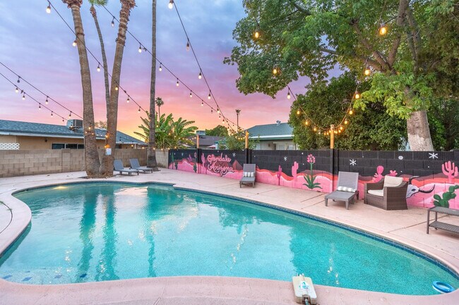 Building Photo - 5747 N 48th Ln