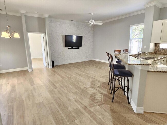 Building Photo - 330 Rio Terra