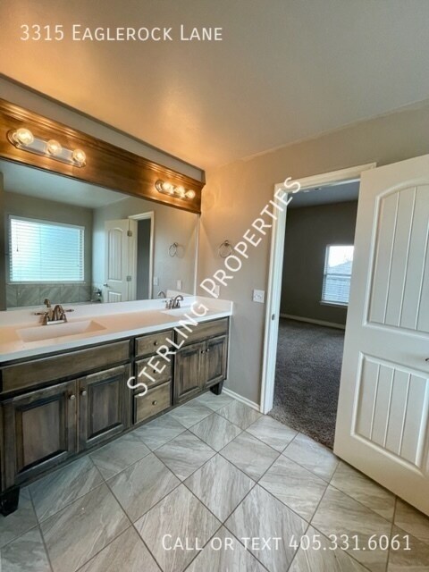 Building Photo - 3315 Eaglerock Ln