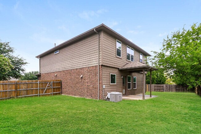 Building Photo - 9201 Sawyer Fay Ln