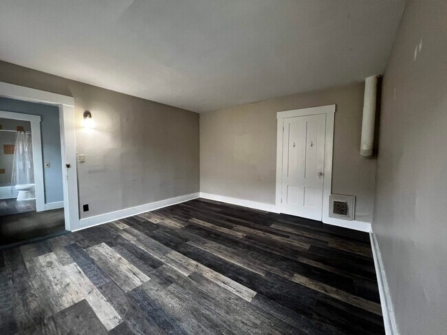 Building Photo - 26 6th St