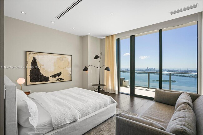 Building Photo - 650 NE 32nd St