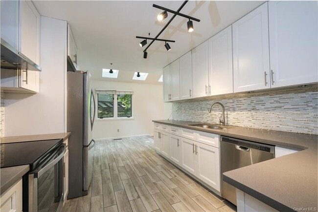 Building Photo - 55 Boulder Ridge Rd