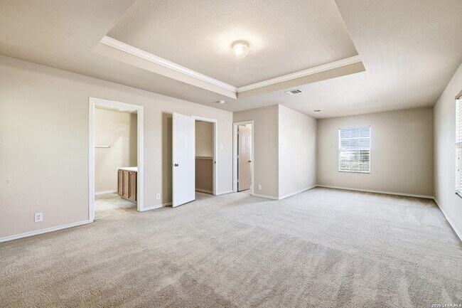 Building Photo - 210 Birchwood Bay