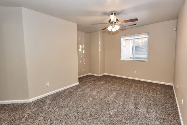 Building Photo - Beautiful 4 Bed 3 full bath Natomas Home!!