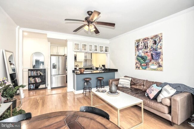 Building Photo - 1820 Clydesdale Pl NW