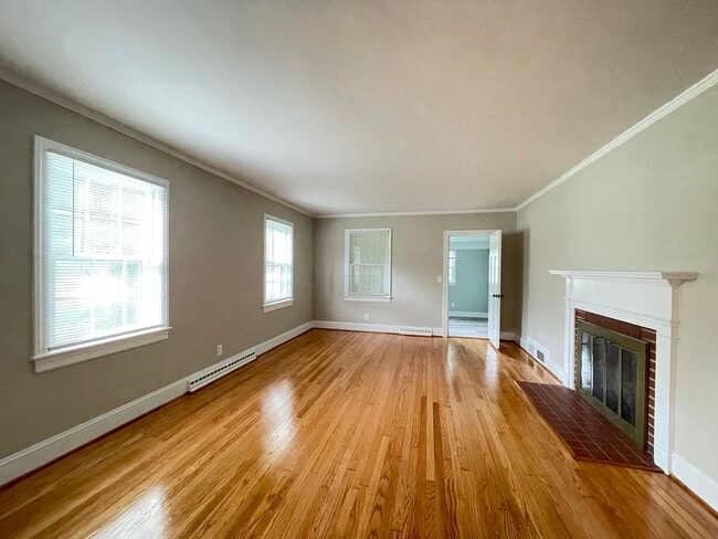 Building Photo - Everything you’ve been dreaming of is here. Lease today!