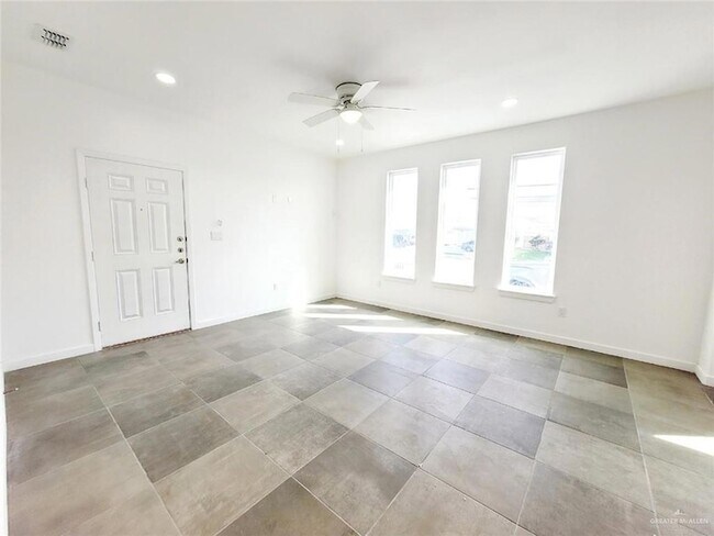 Building Photo - 3819 Bella Costa Dr