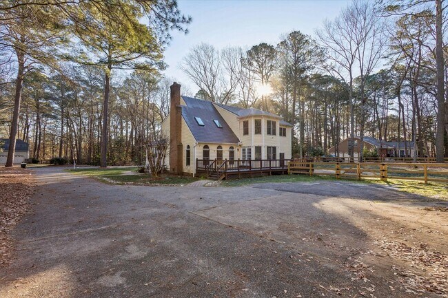 Building Photo - Quiet Coastal VA Yorktown Rental Near Bases