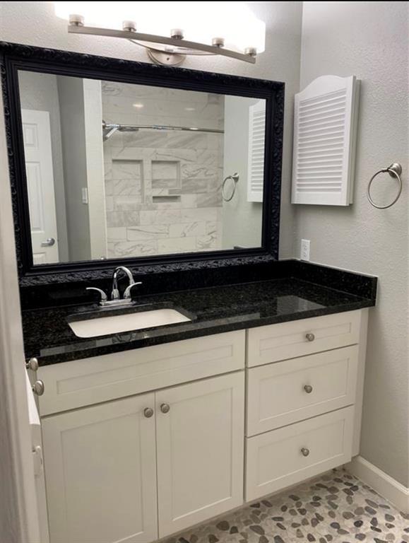 Building Photo - 10301 Briar Forest Dr