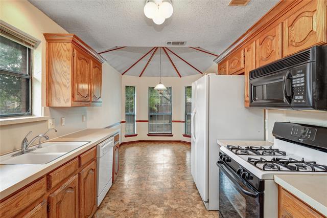 Building Photo - 8241 Christie Dr