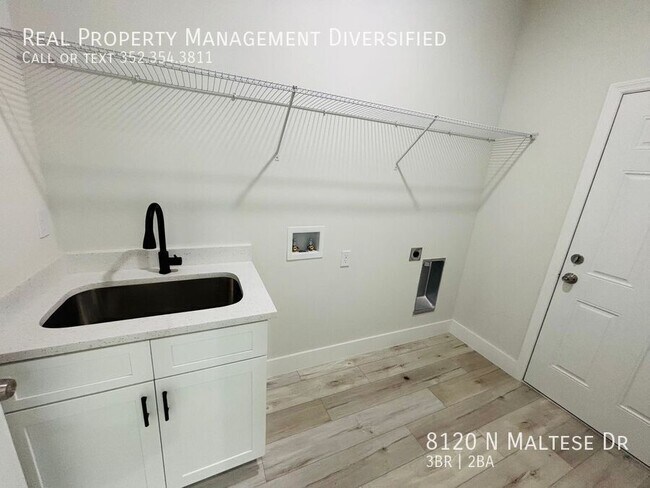 Building Photo - 8120 N Maltese Dr