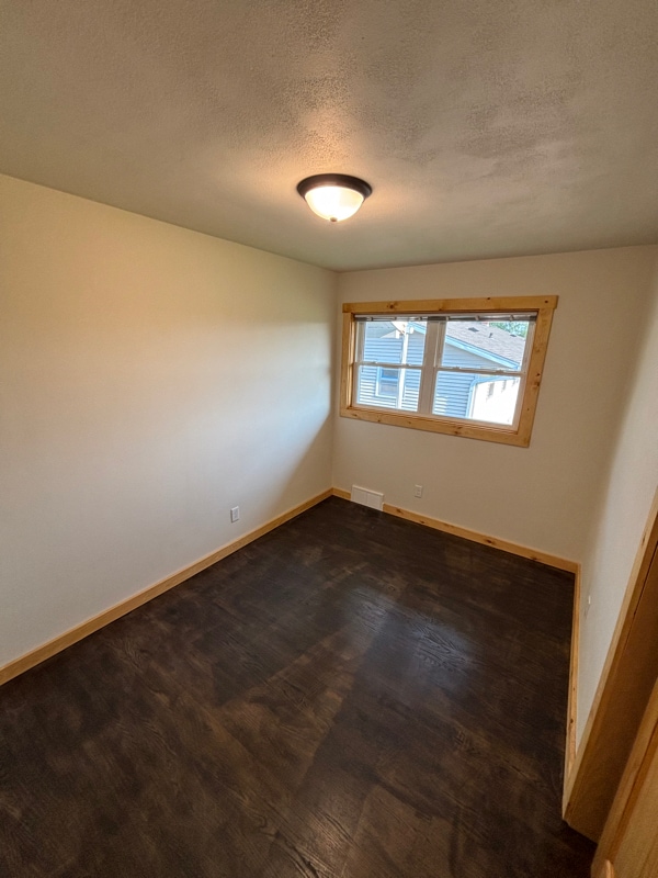 Building Photo - 105-107 Ridge Dr