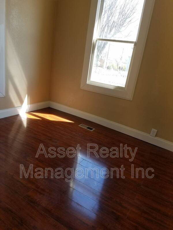 Building Photo - 1401 Hannah Ave