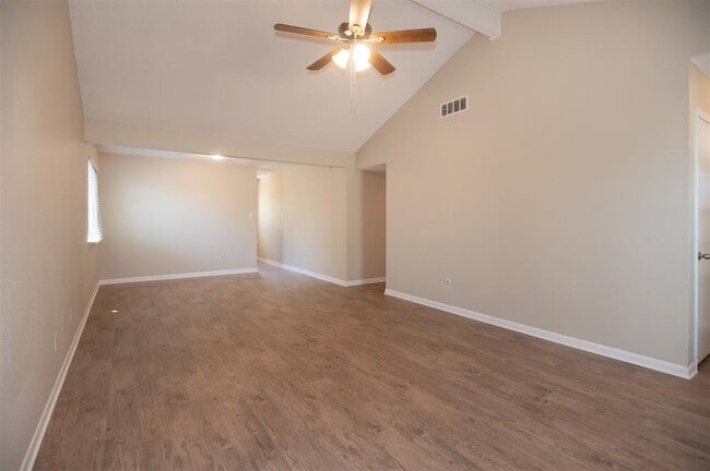 Building Photo - 403 W Bowman Rd