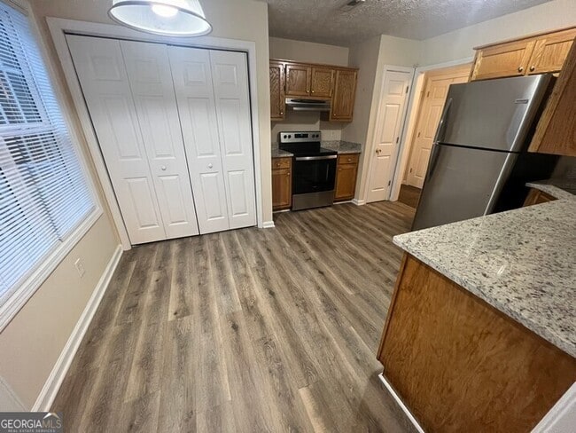 Building Photo - 1233 Crystal Bend