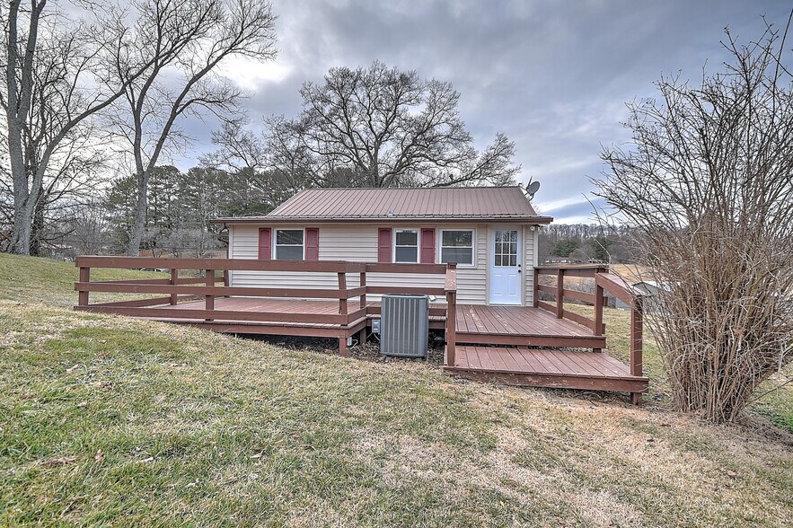 Building Photo - 1104 Old Boones Creek Rd