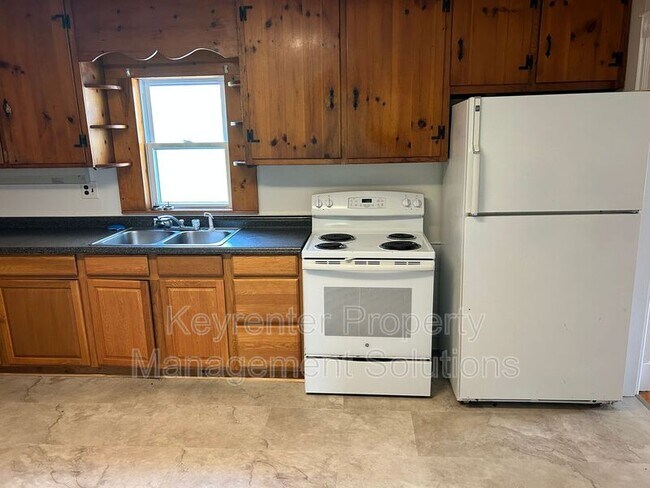 Building Photo - 209 Tanner Ln