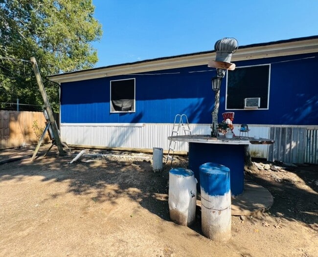 Building Photo - 491 E Sherwood Dr