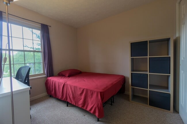 Building Photo - 3200 John Hinkle Pl