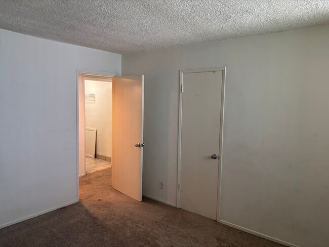 Building Photo - 11685 Gorham Ave