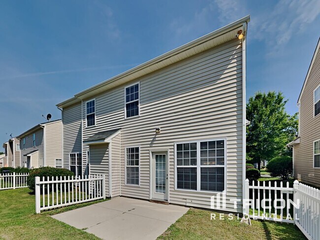 Building Photo - 301 Minitree Ln