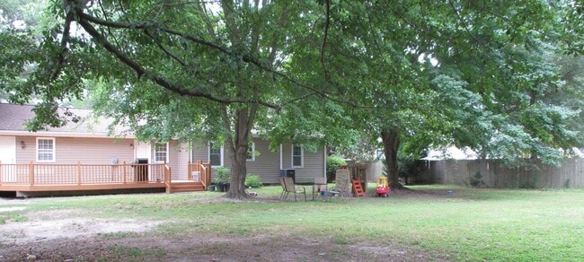 Building Photo - 240 Fresno Dr