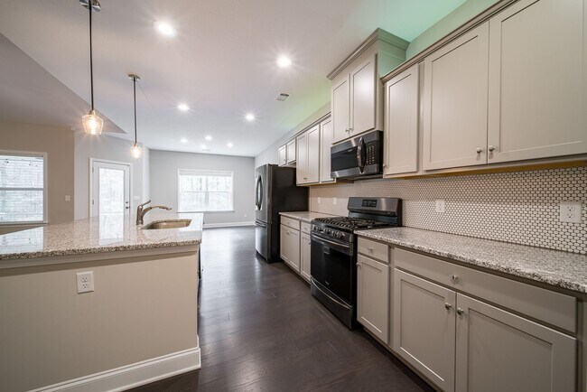 Building Photo - 4BR/2BA Home on 3.2 acres in Harris County!!