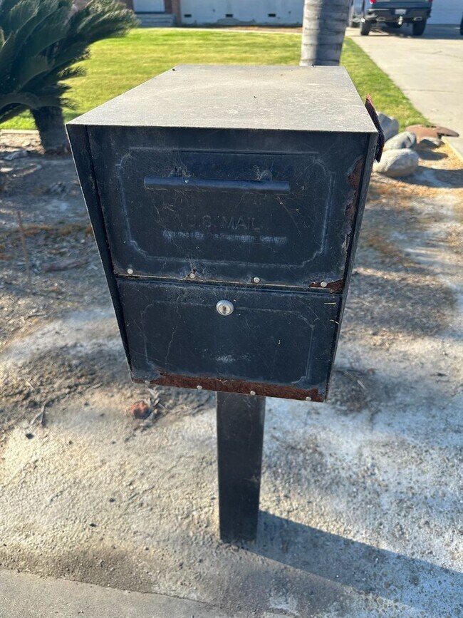 Building Photo - 11465 Ave 200