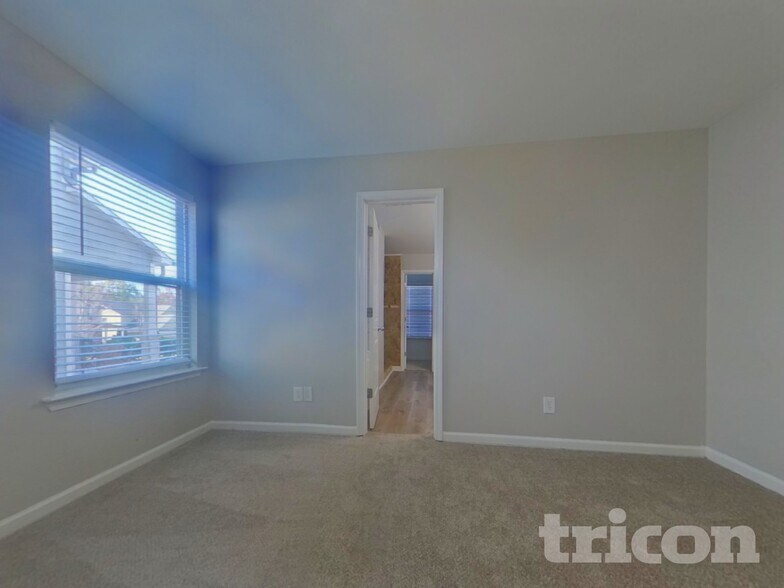 Building Photo - 316 Meadow Vista Ln