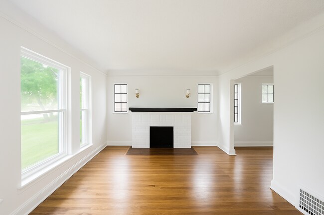 Building Photo - Hubbell Home