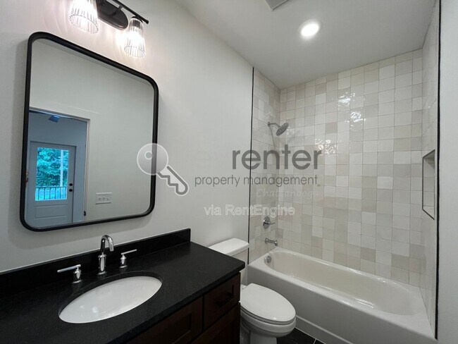 Building Photo - 1064 Amelia Ct