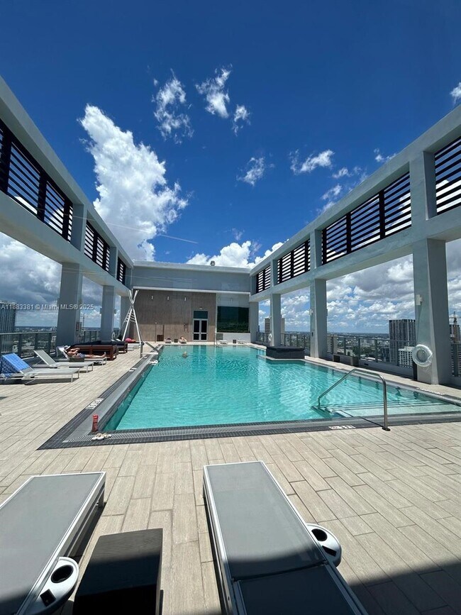 Building Photo - 151 SE 1st St