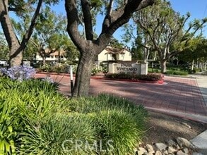 Building Photo - 8325 Vineyard Ave