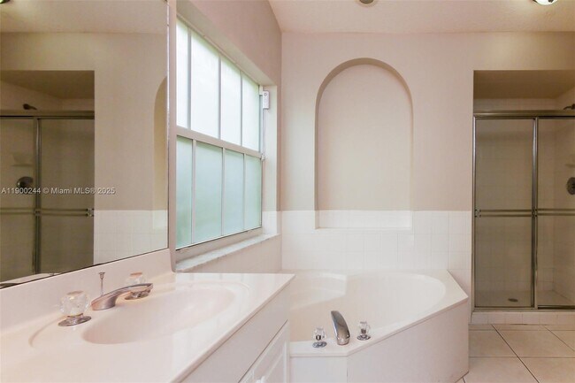 Building Photo - 11524 SW 152nd Ct