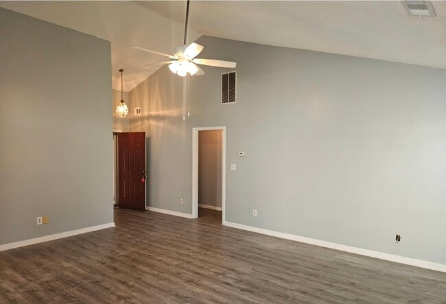 Building Photo - 6633 Biscayne