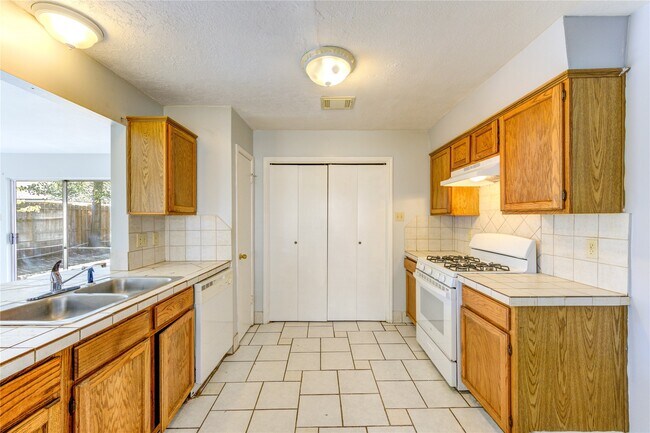 Building Photo - 19927 Ricewood Way