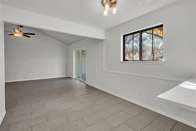 Building Photo - 121 Quail Creek Dr