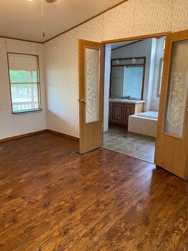 Building Photo - Quiet Idalou Home for Lease