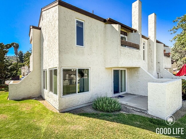 Building Photo - Stunning 3BD/2.5BA Townhouse in El Cajon W/ Central A/C, W/D, 2 Balconies, & Community Pool/Spa!
