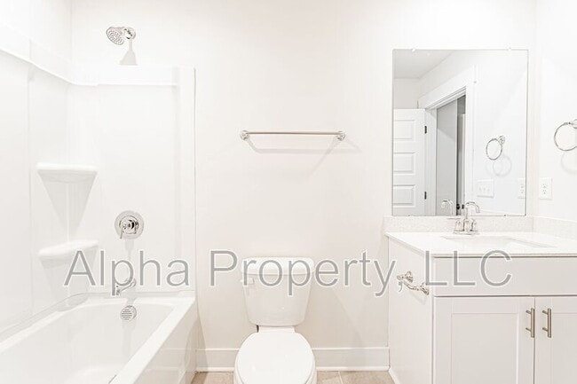 Building Photo - 212 Round Back Way