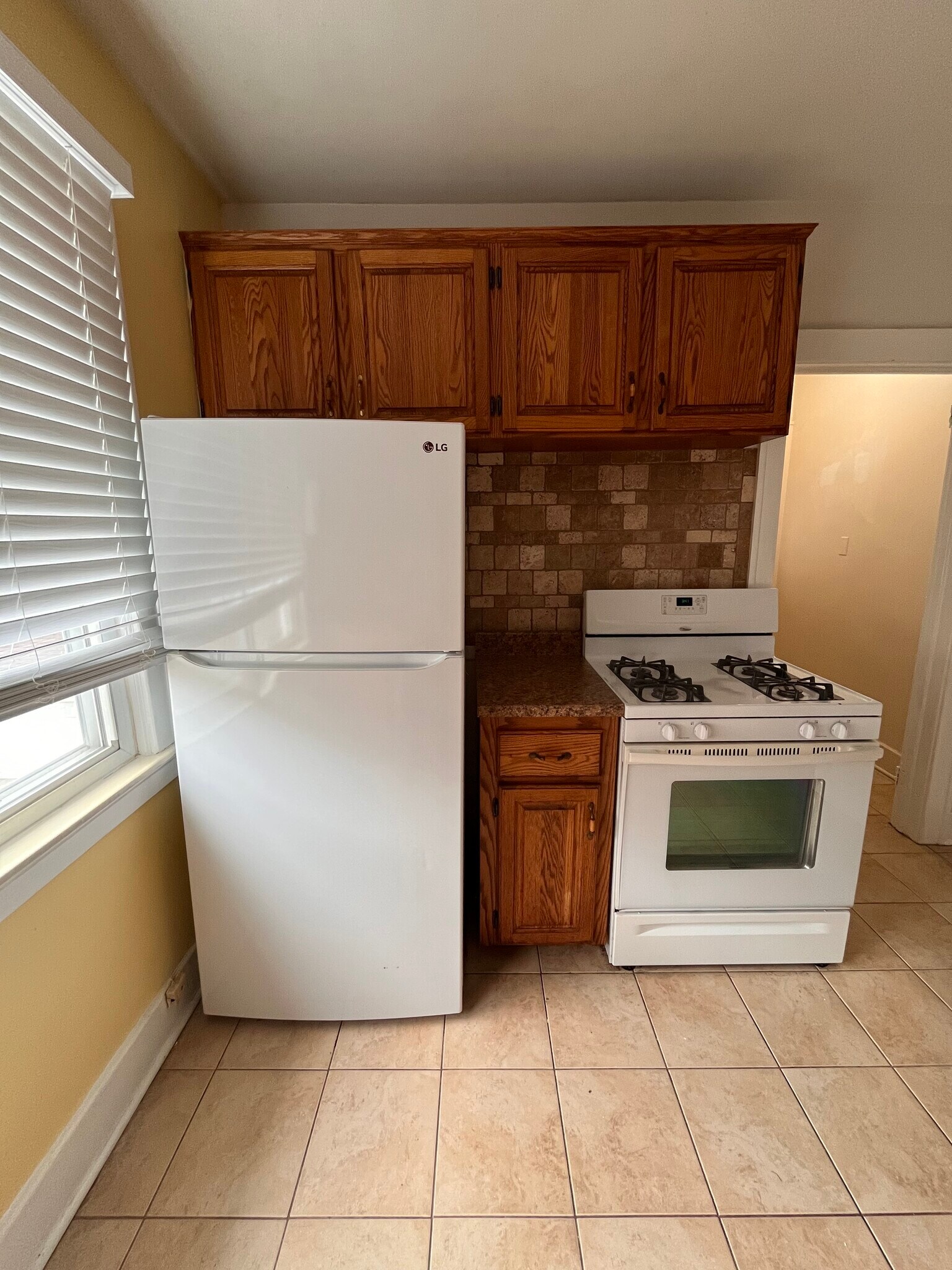 Building Photo - 1333 Beaconsfield Ave