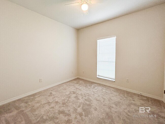 Building Photo - 33171 Stables Dr