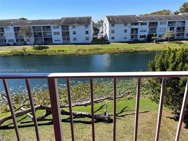 Building Photo - 8420 SW 154th Cir Ct