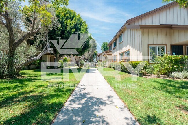 Building Photo - 9781 Karmont Ave